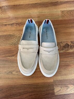 Tommy Hilfiger Women's Cream Slip-On Penny Loafers